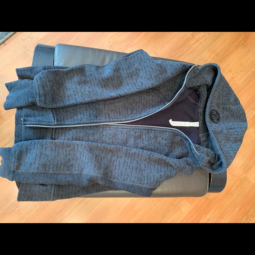 Lululemon fitted hoodie size 6